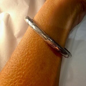 Vintage 925 Silver Hinged Bangle Bracelet with Flower Pattern